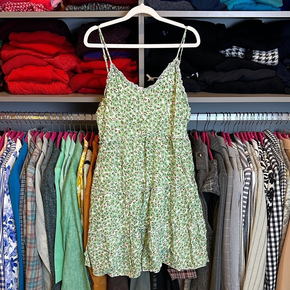 Ecowish green/white floral adjustable strap smocked dress size XL